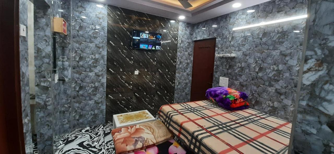 Aggarwal Luxury Room With Private Kitchen Washroom And Balcony Along With Fridge, Ac, Android Tv, Wifi In Main Lajpat Nagar Nové Dillí Exteriér fotografie