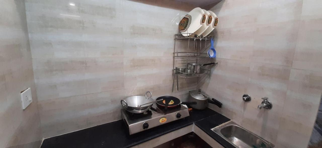 Aggarwal Luxury Room With Private Kitchen Washroom And Balcony Along With Fridge, Ac, Android Tv, Wifi In Main Lajpat Nagar Nové Dillí Exteriér fotografie