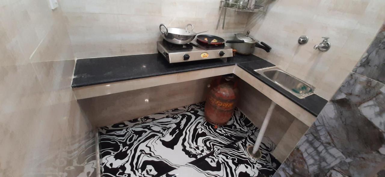 Aggarwal Luxury Room With Private Kitchen Washroom And Balcony Along With Fridge, Ac, Android Tv, Wifi In Main Lajpat Nagar Nové Dillí Exteriér fotografie